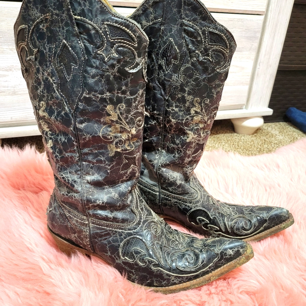 Corral Black Snip Toe Western Boots Size 7.5